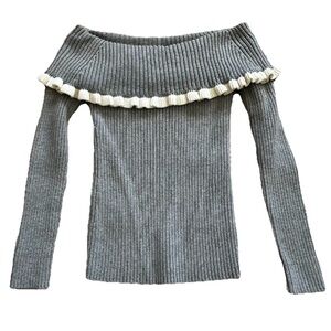 INTERMIX Gray Off-Shoulder Sweater w/ Cream Trim Feminine Dainty Size Small